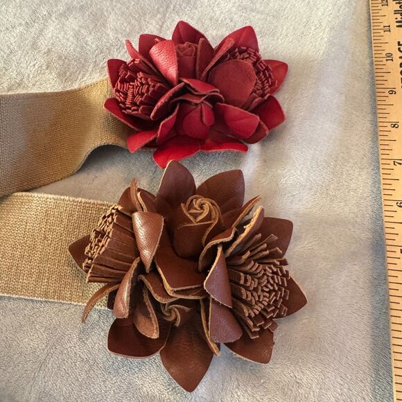 2 Tarnish Nordstrom Stretch Belt Brown Red Leather Rose Brass Buckle Womens S/M - Picture 6 of 9